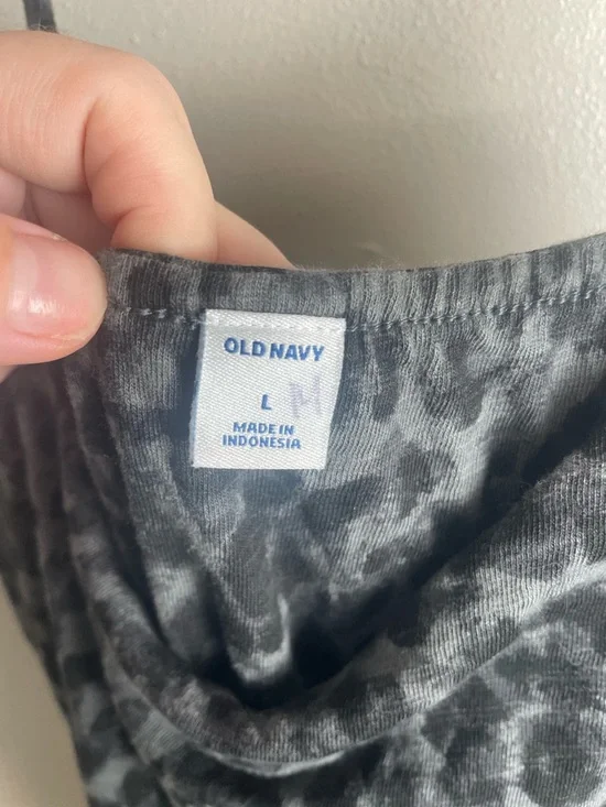 Old Navy Charcoal Grey Leopard-Print Maxi Dress - Picture 5 of 7